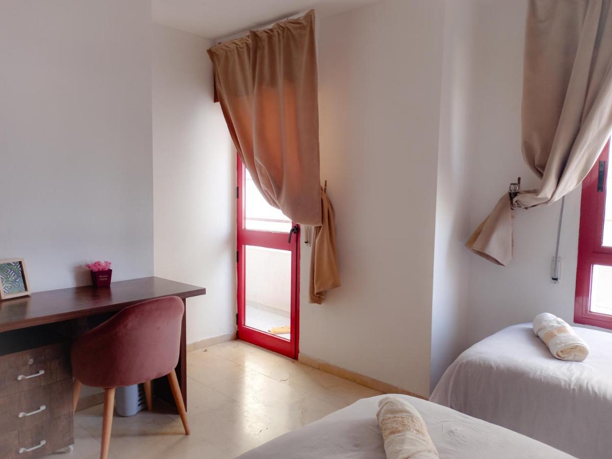Amazing Appartement Au Centre Ville En Face Hilton & Gare Train De Tgv De Tanger 외부 사진