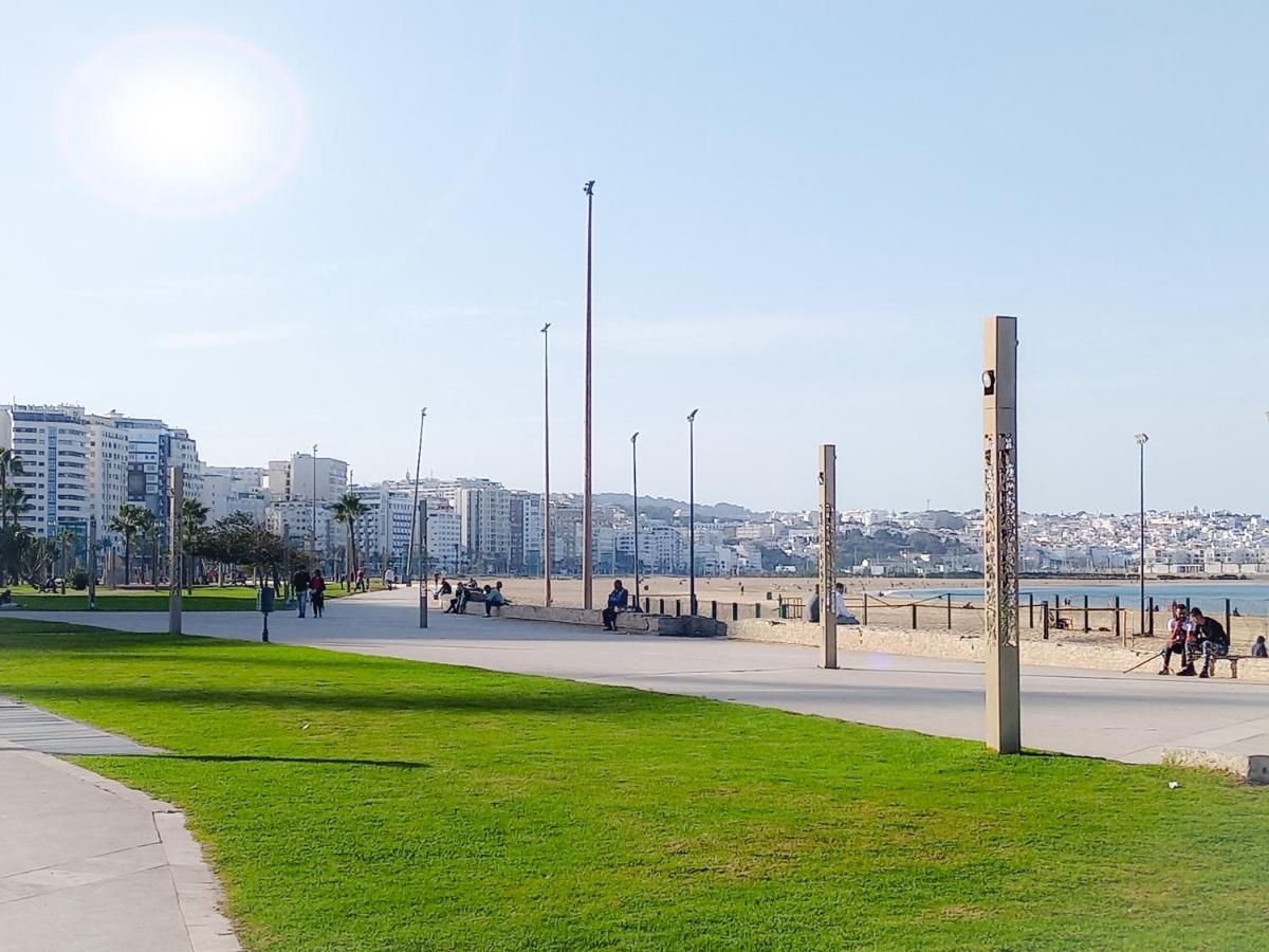 Amazing Appartement Au Centre Ville En Face Hilton & Gare Train De Tgv De Tanger 외부 사진