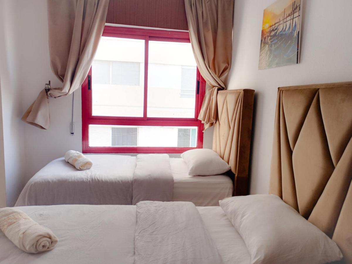 Amazing Appartement Au Centre Ville En Face Hilton & Gare Train De Tgv De Tanger 외부 사진