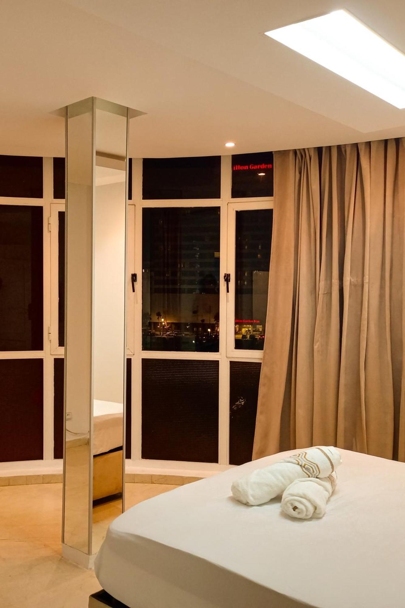 Amazing Appartement Au Centre Ville En Face Hilton & Gare Train De Tgv De Tanger 외부 사진